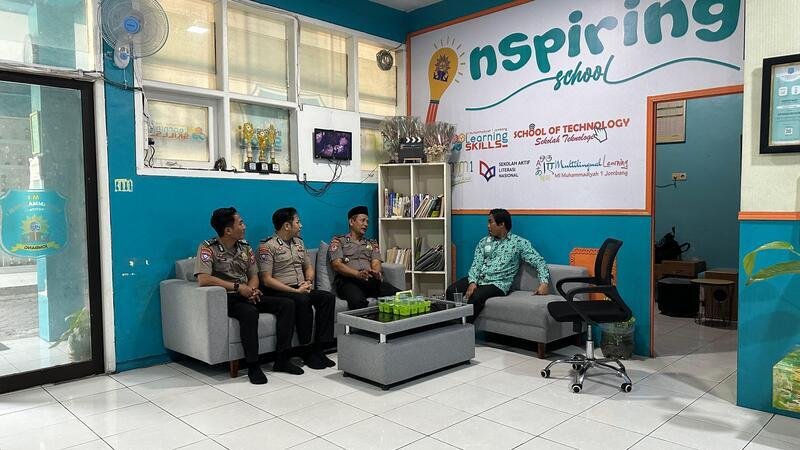 Wujudkan Sekolah Ramah Anak, MI Muhammadiyah 1 Jombang Gandeng Polres Jombang
