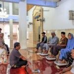 Usai KIS, Jamaah Masjid Attaqwa Pogot Dapat Layanan Terapi Kesehatan Gratis
