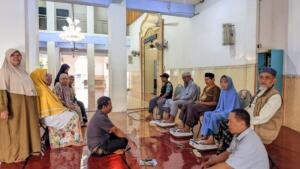 Usai KIS, Jamaah Masjid Attaqwa Pogot Dapat Layanan Terapi Kesehatan Gratis