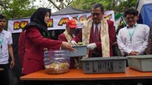 Pesmaba Gen 26 UMM Ubah Sampah Jadi Maggot, Eco-Enzyme dan Produk Bernilai Guna