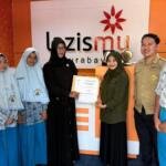 KLL SMP Muhammadiyah 15 Boarding School Surabaya Penyaluran Donasi Rp12 Juta untuk Korban Gempa NTT melalui Lazismu