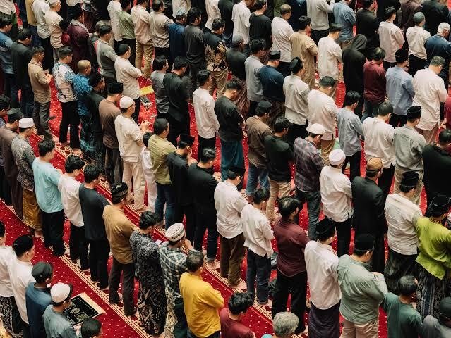 Salat Berjamaah, Bekal yang Menemani hingga Alam Kubur