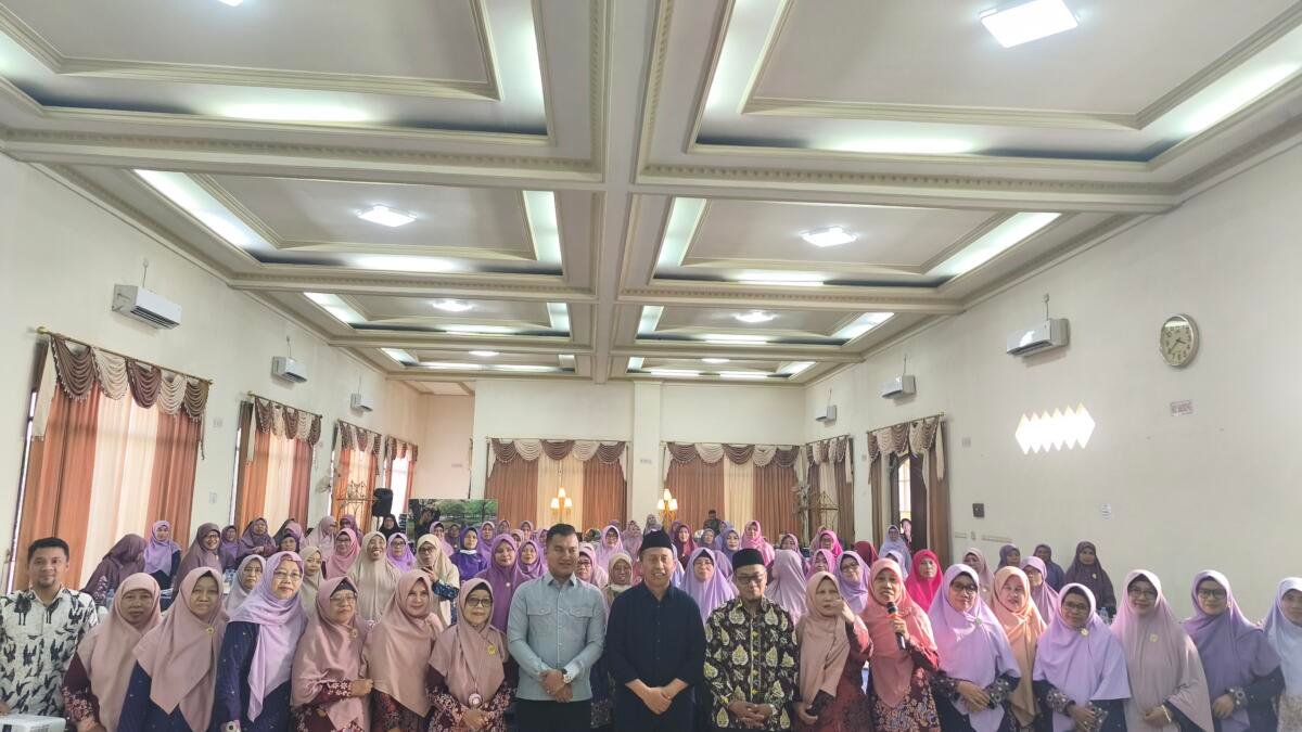 Pelatihan Mubalighot PDA Lamongan, Wakil Ketua PDA Ajak Dakwah Menembus Ruang Digital