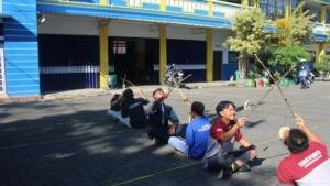 Lomba Pancing Kerupuk Meriahkan HUT ke-81 RI di Smufour Glenmore