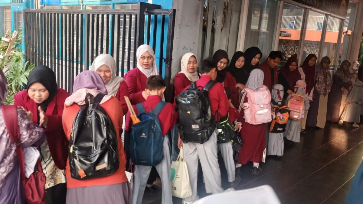 Mahasiswa PLP Umsura Tak Sekadar Mengajar, Turut Sambut Siswa SD Musix