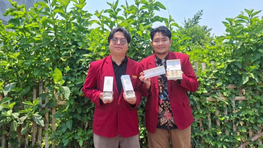 Mahasiswa UMM Ciptakan Teh Artisan dari Rambut Jagung, Berdayakan Petani Blitar