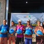 Menembus Medan Sulit, Aisyiyah Sikka Salurkan Bantuan hingga Pulau Palue