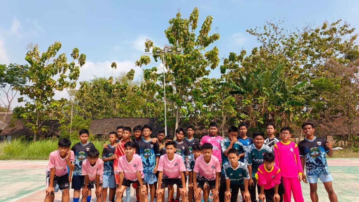 Menengok Pertandingan Persahabatan MTsM 20 Menongo dan MTsM 8 Sidokelar