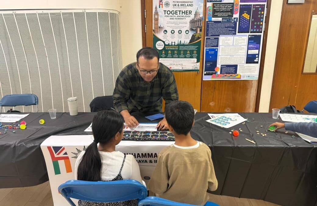 Muhammadiyah Kenalkan Permainan Tradisional dan Inovasi Digital di East London Mosque Science Fair 2026