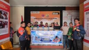 Muhammadiyah Kotim Salurkan 100 Dus Air Minum untuk Relawan Karhutla