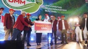 Nyanyi Bareng Gen 26, Niken Salindry Dapat Golden Ticket dari Rektor UMM