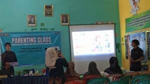 Parenting Class MI Muhammadiyah Gedeg Atur Strategi Mengatur Gadget Tanpa Konflik