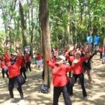 Pasar Raya PPK Ormawa IMM Ahmad Dahlan Unimus Kenalkan Potensi Desa Taruman