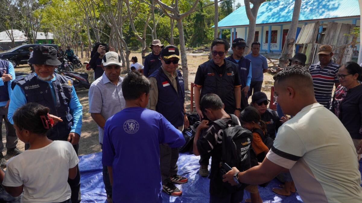 Pascagempa, Lazismu Salurkan 235 Paket School Kit untuk Siswa SDK Dampek