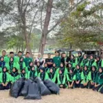 Pelajar Berkemajuan: HW SMA Muhammadiyah Toboali Aksi Bersih Pesisir Pantai dan Tempat Ibadah