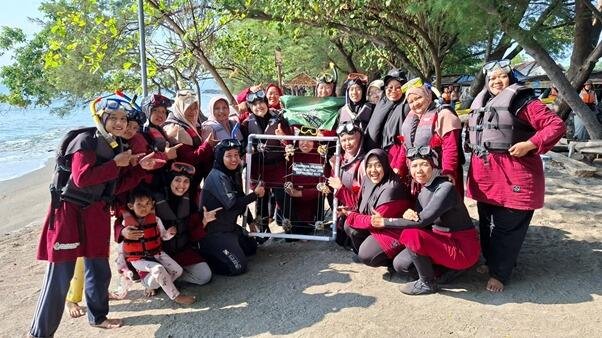 PWNA Jawa Timur Ajak Kader Transplantasi Terumbu Karang di Bangsring Underwater