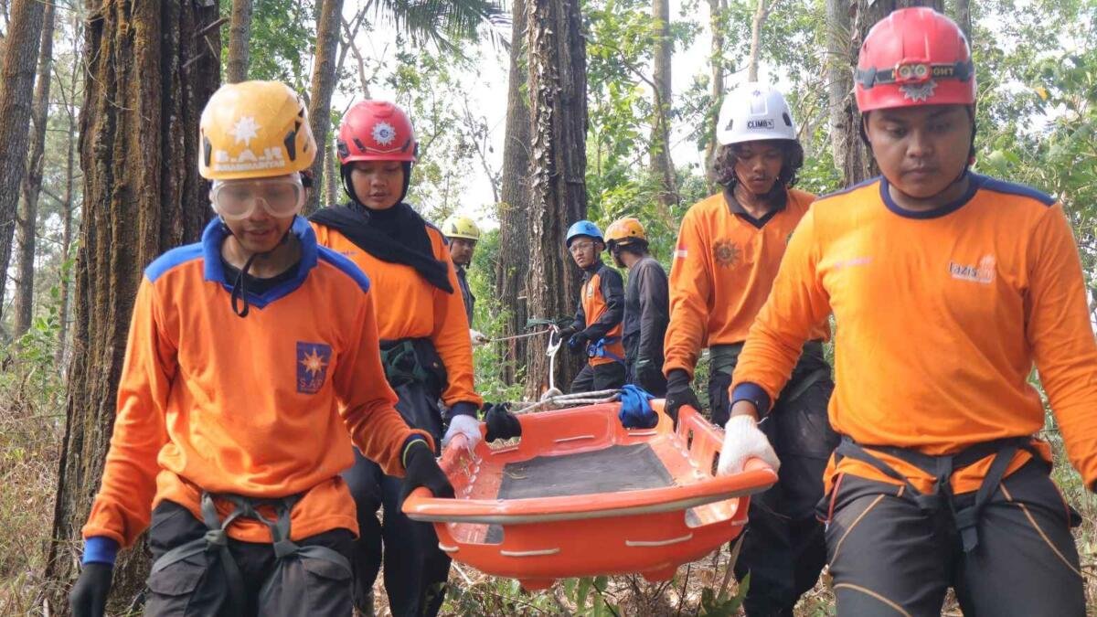 Relawan SAR Muhammadiyah Jawa Tengah Ditempa di Gunung Telon, Perkuat Kompetensi Jungle Rescue