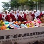 Ribuan Maba Umsura Angkat Boneka, Pembalut dan Popok untuk Korban Bencana NTT