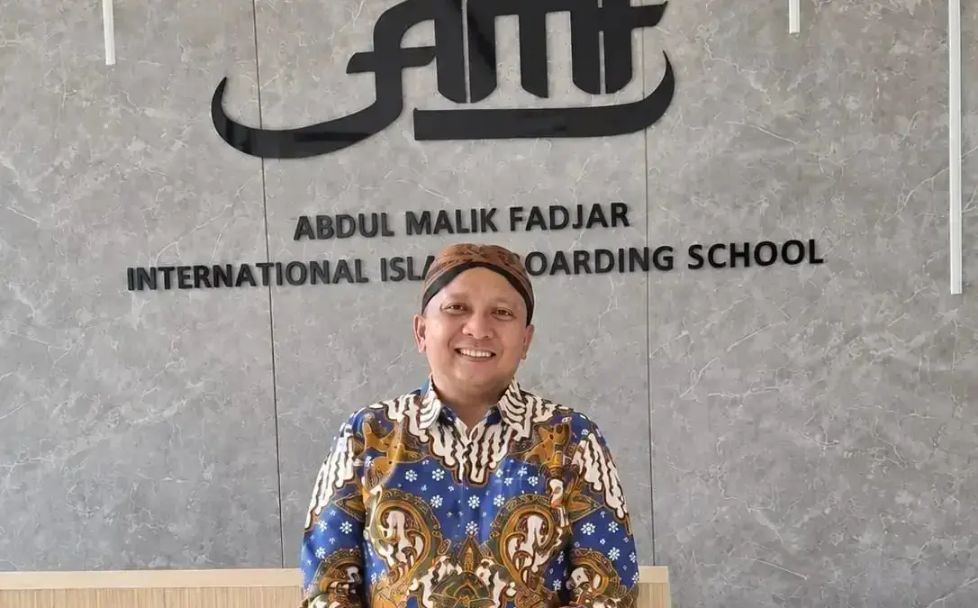Saya Suka Memukul Orang…