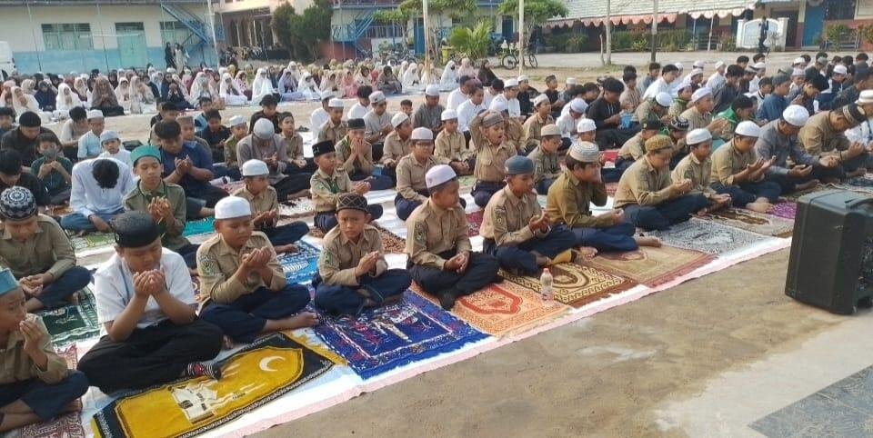 Sekolah Muhammadiyah Kapuas Gelar Salat Istisqa di Tengah Kemarau dan Karhutla