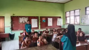 Senyuman Hangat Siswa Sambut Mahasiswa KKN Tematik UMG