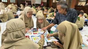 Siswa Kelas IV Mugeb Primary School Belajar dan Berkreasi lewat Damar Kurung