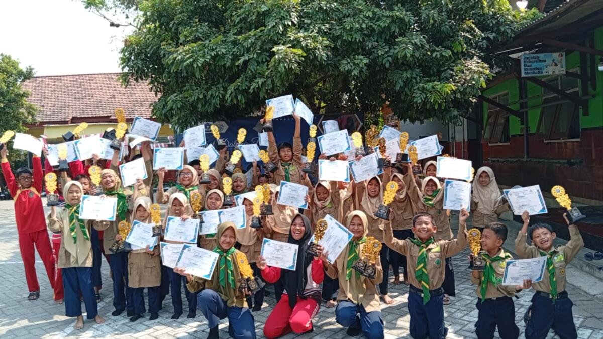 Siswa MI Megah Mojokerto Ikuti Babak Penyisihan Prisma Champion