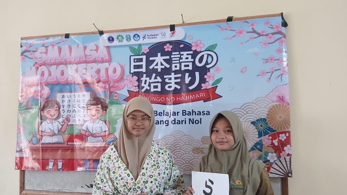 Siswi SMA Muhammadiyah 1 Kota Mojokerto Berbagi Ilmu Bahasa Jepang