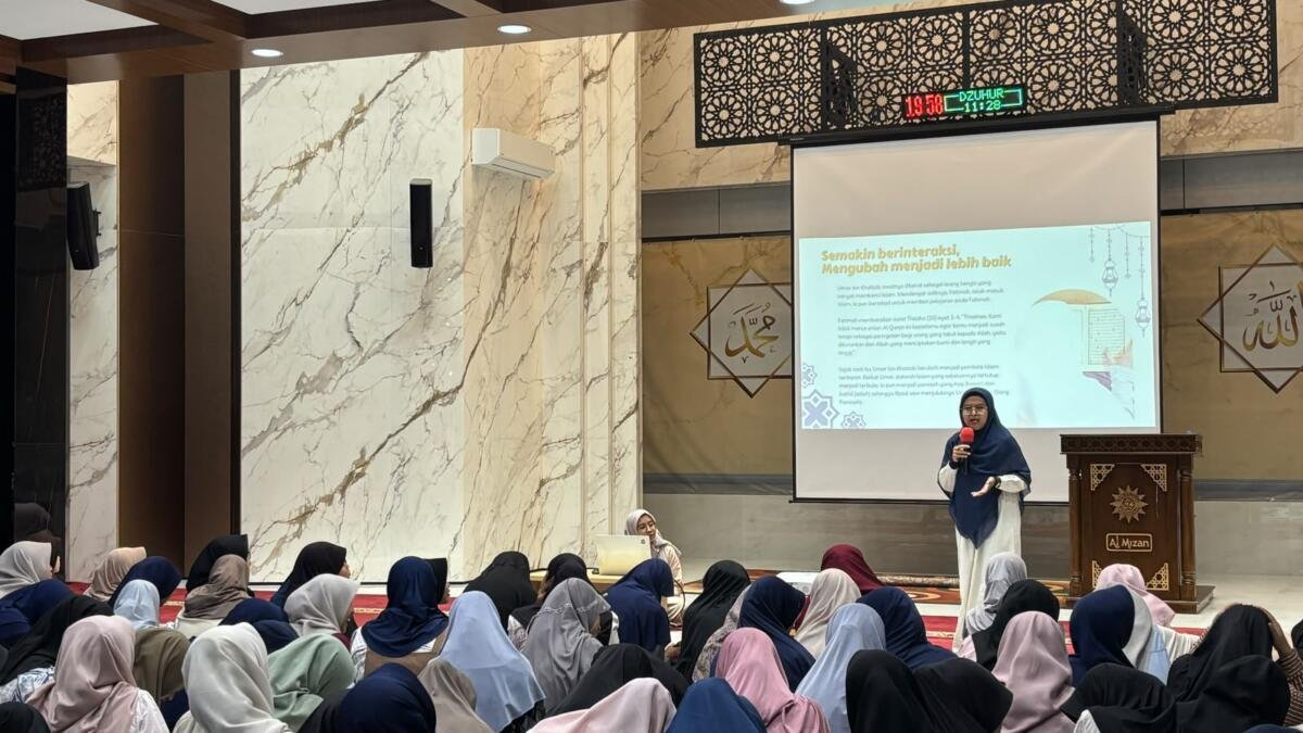SMA Muhammadiyah 10 GKB Gresik Bekali Siswi dengan Tadabur Al-Qur’an