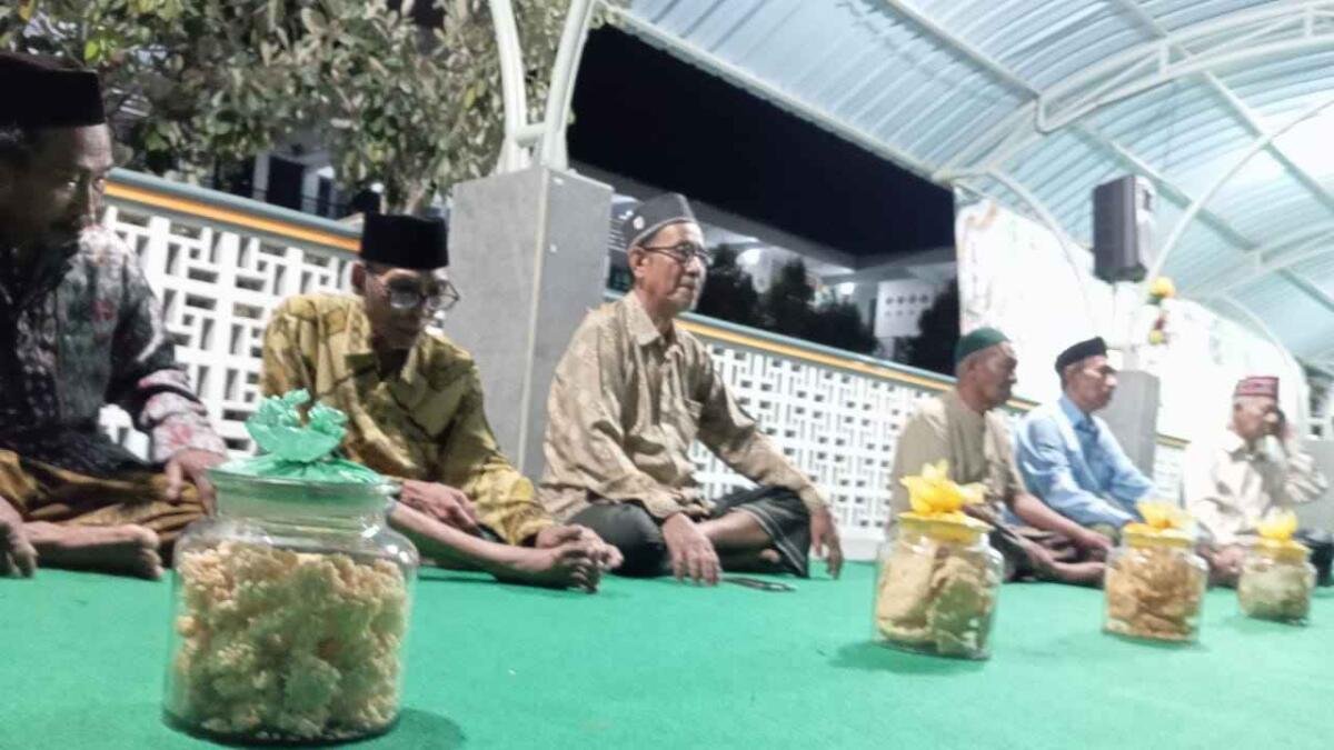 Tak Hanya Irama Jidor, Toples Antik Era 80-an Meriahkan Melekan IKPI Al-Ishlah