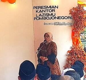Terima Wakaf Bangunan Strategis, Lazismu Bojonegoro Optimistis Lampaui Target Penghimpunan Rp12 Miliar