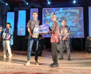 Tim Siti Busyro UMG Bawa Pulang Best Poster dari Kontes Kapal Indonesia