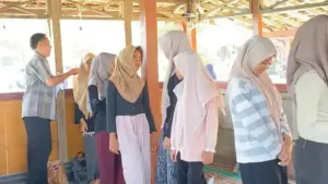 Ceria Giat LKSA Aisyiyah Jepara di Pantai Semat Tahunan