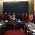 Akademi Politik Daerah 2026 DPD IMM Jatim Ditutup dengan penyerahan Policy Brief