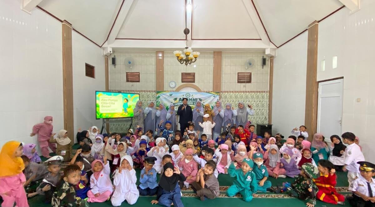 Alumni PAUD ABA Percontohan Bojonegoro Berbagi Cerita Kuliah di Yordania