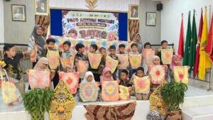 Batik di Tangan Kecil, Cinta Indonesia di Hati dalam Batik in Action