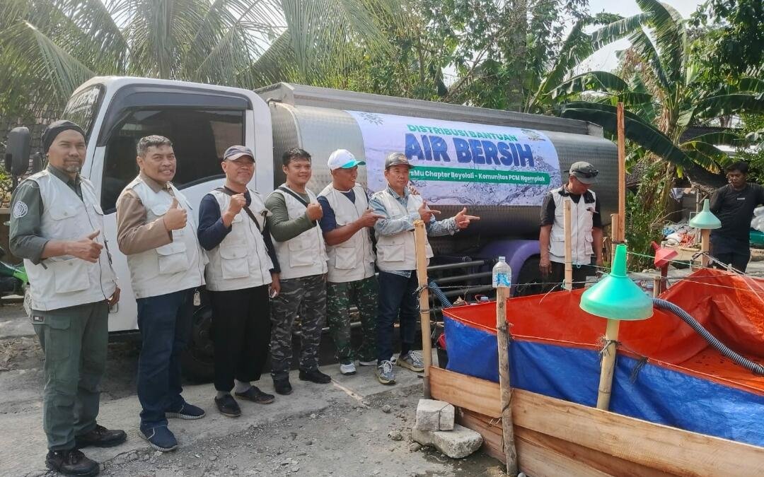 Bikersmu dan MDMC Boyolali Salurkan 16 Tangki Air Bersih di Wonosamudro