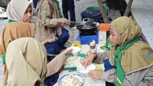 Bukan Sekadar Memasak, HW MI Megah Godok Kemandirian dari Dapur
