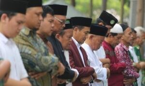 Civitas Akademika Umsura Gelar Salat Istisqa, Berharap Hujan Turun dan Karhutla Teratasi