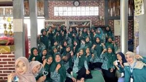 Dari Kawat Bulu ke Ganci Cantik: Ibu-Ibu PKK Sukoanyar Belajar Berkreasi