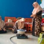 Daycare Lansia PCA Tanggulangin, Ajak Lansia Produktif Lewat Minuman Herbal Bunga Telang