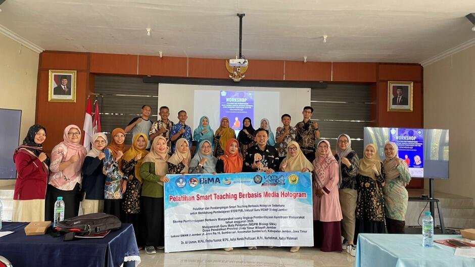 Dosen Unmuh Jember Latih Guru Biologi Membuat Hologram