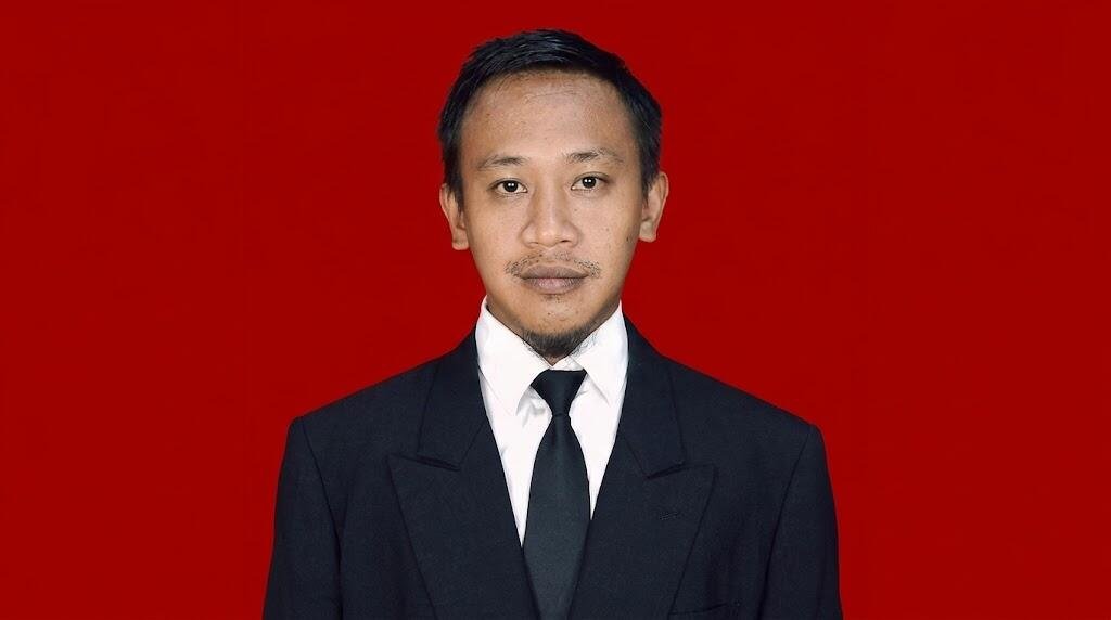 Jangan Bakar Bumi yang Menanggung Sujudmu: Iman, Khilafah Ekologis, dan Fikih Asap