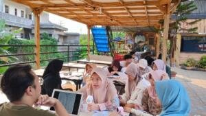 Jauh dari Orang Tua, Siswa Smamita Digembleng dalam Kegiatan English Camp