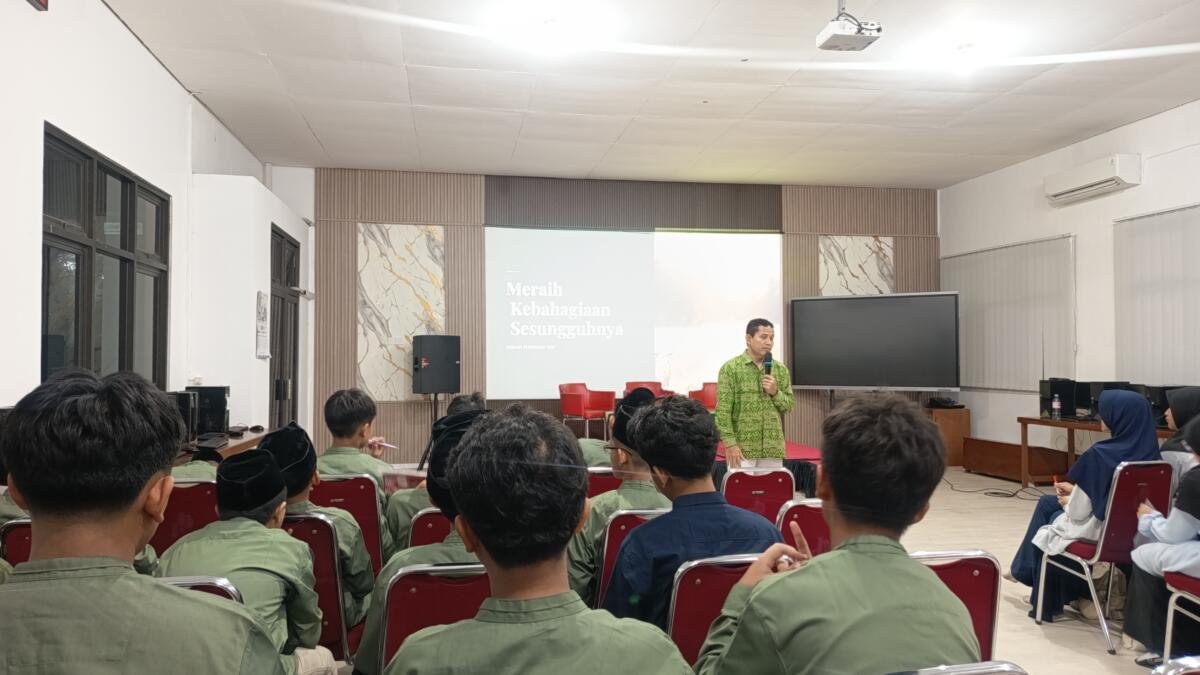 Kajian Santri SBS: Kebahagiaan Sejati Dimulai dari Memperbaiki Salat