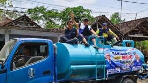 Kekeringan Meluas di 60 Desa, Suli Da’im Bantu 60 Ribu Liter Air Bersih untuk Warga Trenggalek