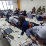Serunya Siswa Smamda Surabaya Jelajahi Dunia IoT dalam Edufair 2026