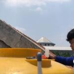 KKN Tematik 26 UMG Pasang Sensor Water Level untuk Memantau Ketinggian Air di Desa Dadapkuning