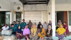 Mahasiswa KKN UMG Kenalkan AI dan Bahaya Penipuan Online kepada Ibu-Ibu