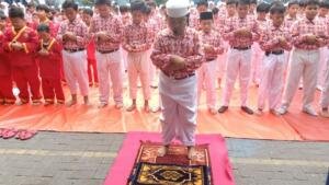 Menilik Keseruan Jadi Imam Salat Dhuha di Halaman SDM Limas